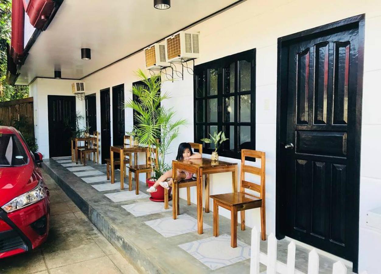 Teresita Pension Acomodação com café da manhã Puerto Princesa Exterior foto